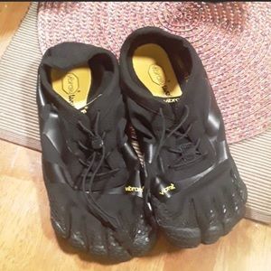 Vibram Five Finger Womens barefoot shoes